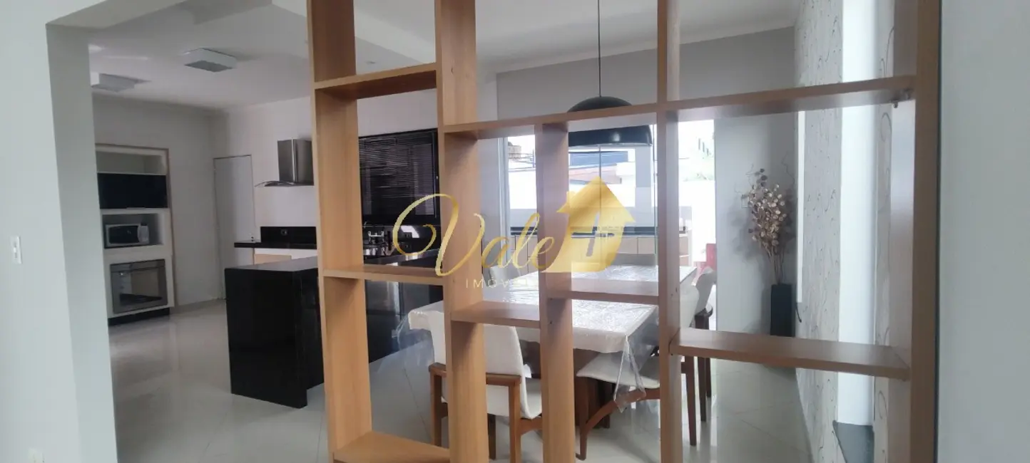 Foto 5 de Casa de Condomínio com 4 quartos à venda e para alugar, 250m2 em Tremembe - SP