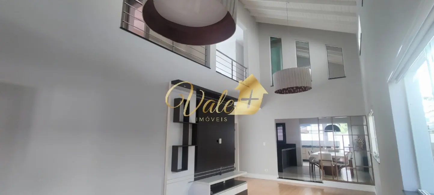 Foto 2 de Casa de Condomínio com 4 quartos à venda e para alugar, 250m2 em Tremembe - SP