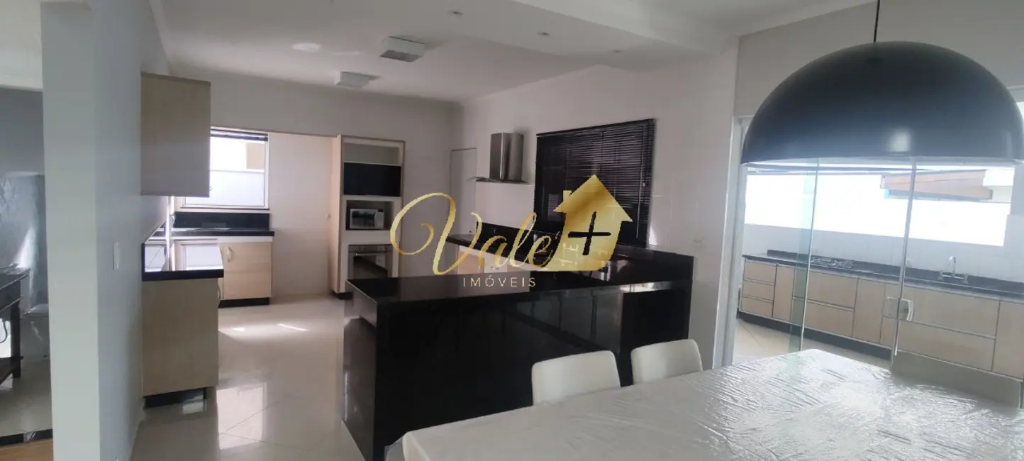 Foto 7 de Casa de Condomínio com 4 quartos à venda e para alugar, 250m2 em Tremembe - SP