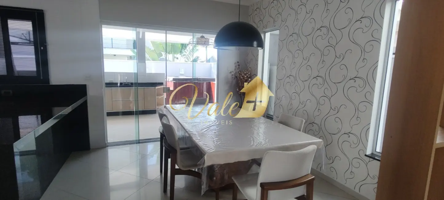 Foto 6 de Casa de Condomínio com 4 quartos à venda e para alugar, 250m2 em Tremembe - SP