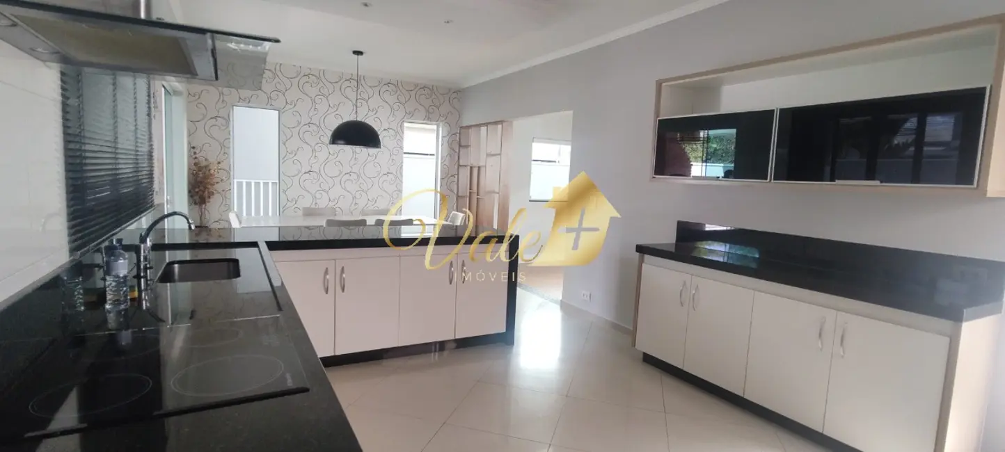 Foto 9 de Casa de Condomínio com 4 quartos à venda e para alugar, 250m2 em Tremembe - SP