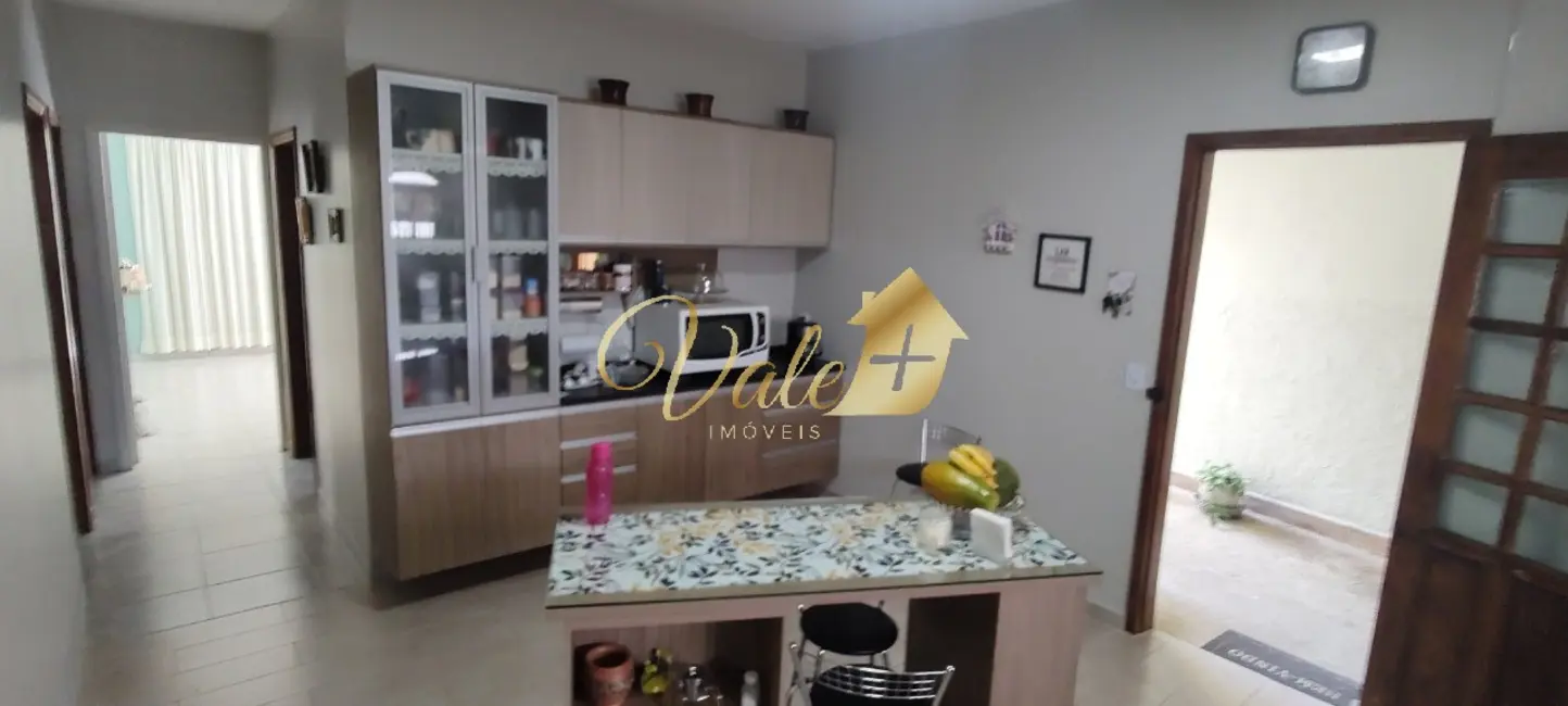 Casa com 3 quartos à venda, 170m2 em Tremembe - SP - imagem 4 Foto 4 de Casa com 3 quartos à venda, 170m2 em Tremembe - SP