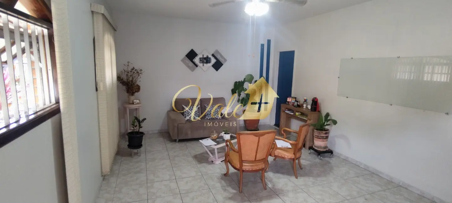 Casa com 3 quartos à venda, 170m2 em Tremembe - SP - imagem 2 Foto 2 de Casa com 3 quartos à venda, 170m2 em Tremembe - SP