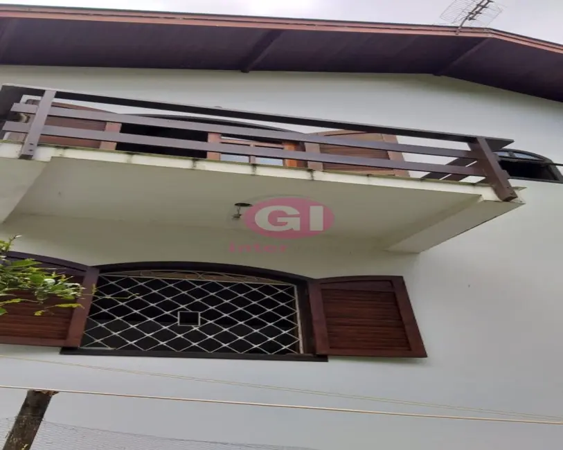 Foto 4 de Casa com 3 quartos à venda, 330m2 em Campos Do Jordao - SP