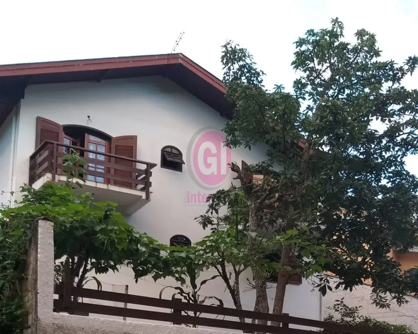 Foto 1 de Casa com 3 quartos à venda, 330m2 em Campos Do Jordao - SP