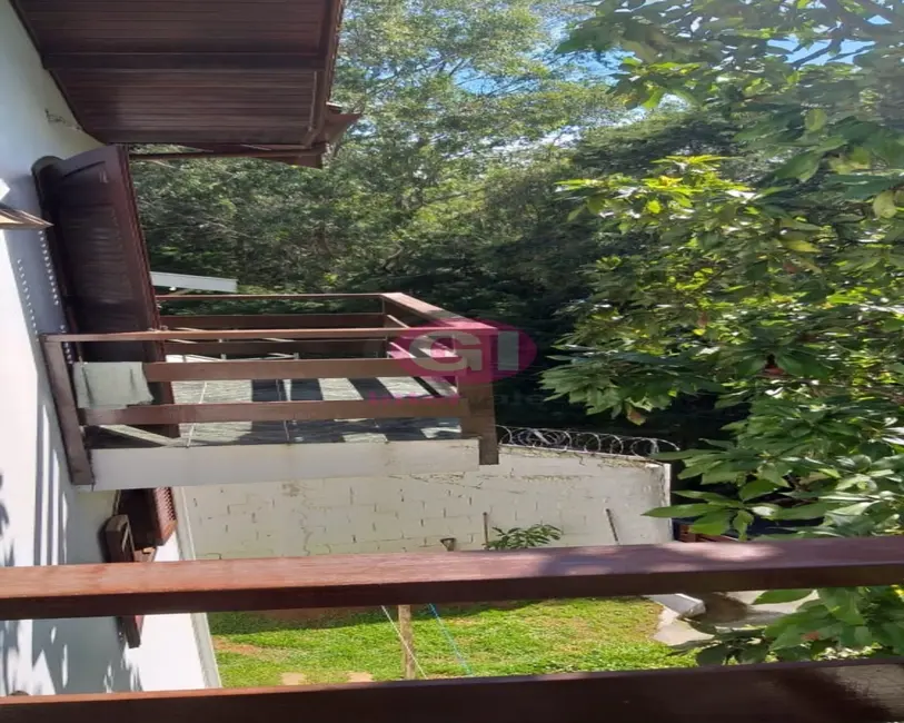 Foto 3 de Casa com 3 quartos à venda, 330m2 em Campos Do Jordao - SP