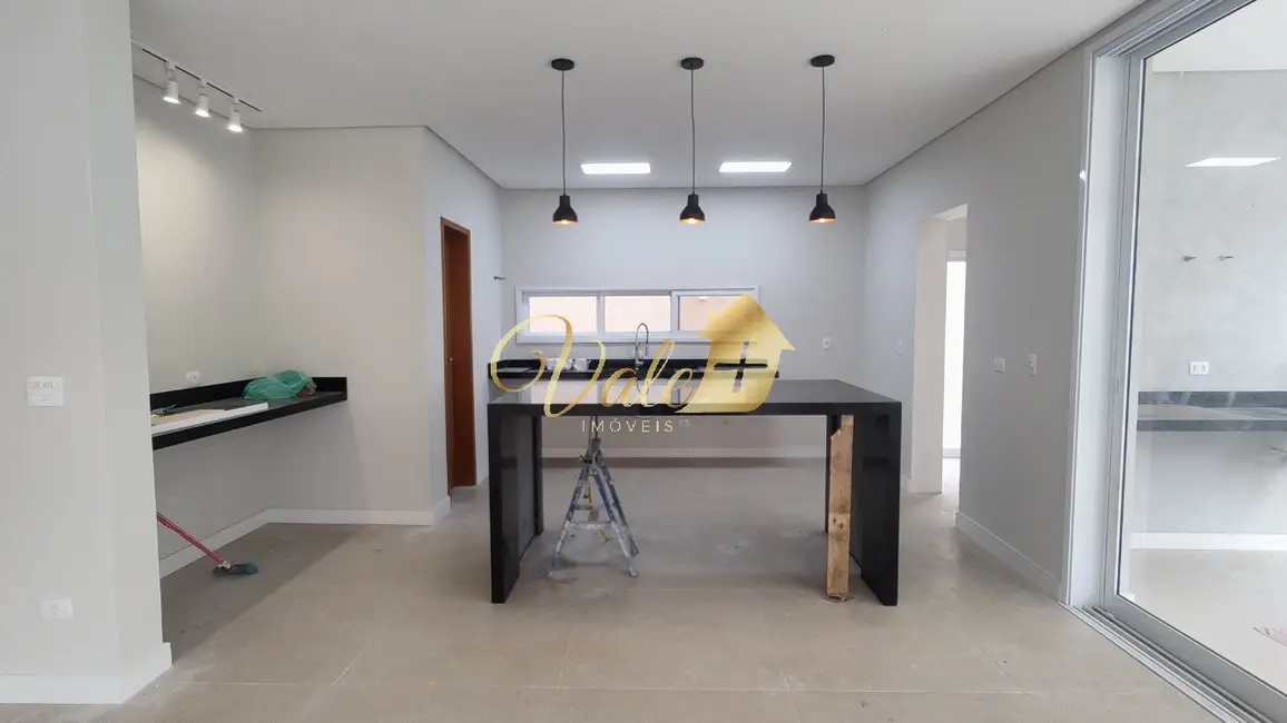 Foto 6 de Casa de Condomínio com 4 quartos à venda, 300m2 em Sao Jose Dos Campos - SP