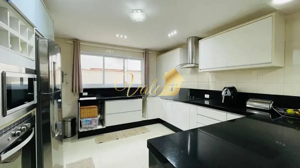 Foto 4 de Casa de Condomínio com 3 quartos à venda, 250m2 em Sao Jose Dos Campos - SP