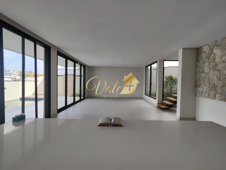 Casa de Condomínio com 4 quartos à venda, 302m2 em Sao Jose Dos Campos - SP - imagem 2 Foto 2 de Casa de Condomínio com 4 quartos à venda, 302m2 em Sao Jose Dos Campos - SP