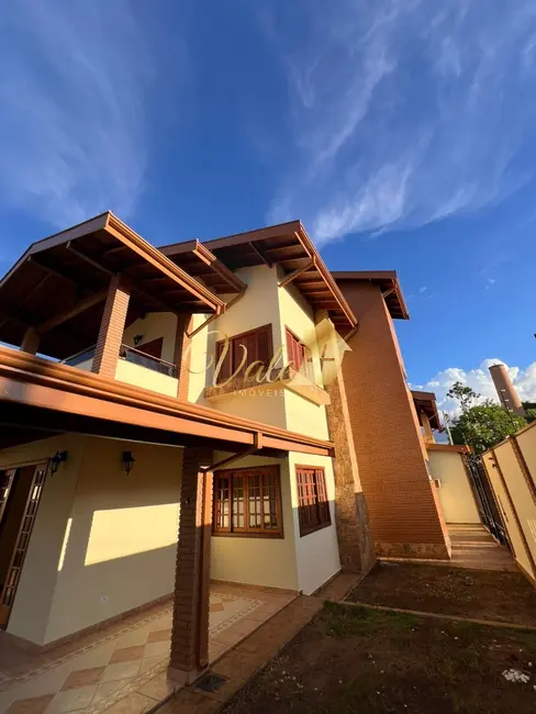 Foto 2 de Casa com 3 quartos à venda, 345m2 em Tremembe - SP