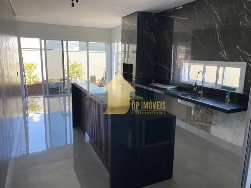 Casa com 3 quartos à venda, 132m2 em Jardim Imperial, Cuiaba - MT - imagem 9 Foto 9 de Casa com 3 quartos à venda, 132m2 em Jardim Imperial, Cuiaba - MT