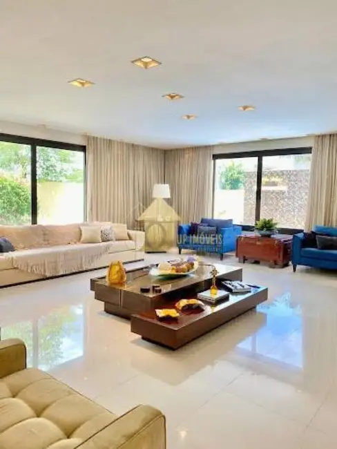 Sobrado com 5 quartos à venda, 821m2 em Jardim Itália, Cuiaba - MT - imagem 5 Foto 5 de Sobrado com 5 quartos à venda, 821m2 em Jardim Itália, Cuiaba - MT