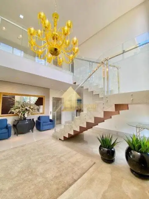 Sobrado com 5 quartos à venda, 821m2 em Jardim Itália, Cuiaba - MT - imagem 4 Foto 4 de Sobrado com 5 quartos à venda, 821m2 em Jardim Itália, Cuiaba - MT