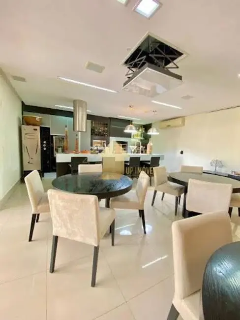 Sobrado com 5 quartos à venda, 821m2 em Jardim Itália, Cuiaba - MT - imagem 3 Foto 3 de Sobrado com 5 quartos à venda, 821m2 em Jardim Itália, Cuiaba - MT