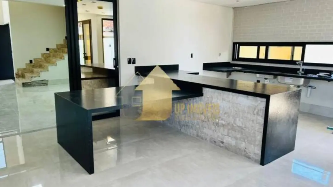 Casa de Condomínio com 4 quartos à venda, 280m2 em Jardim Itália, Cuiaba - MT - imagem 4 Foto 4 de Casa de Condomínio com 4 quartos à venda, 280m2 em Jardim Itália, Cuiaba - MT