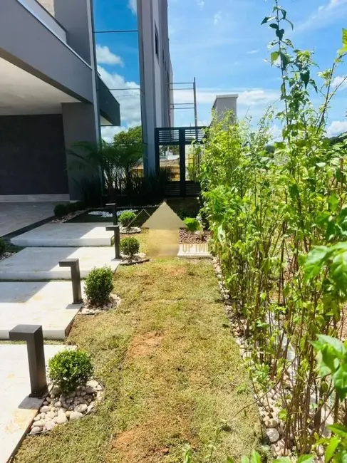 Foto 2 de Sobrado com 4 quartos à venda, 280m2 em Jardim Itália, Cuiaba - MT