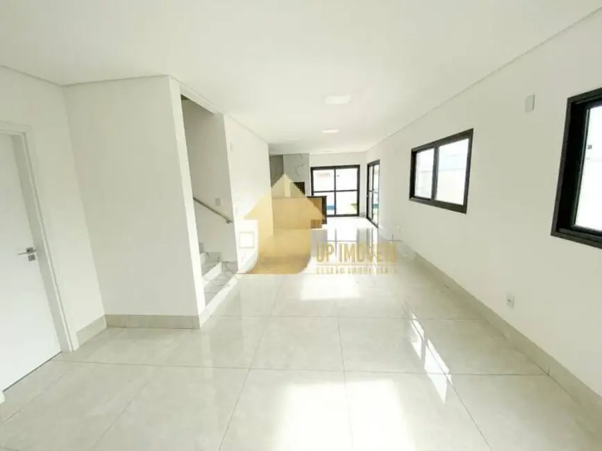 Foto 2 de Sobrado com 3 quartos à venda, 184m2 em Cuiaba - MT