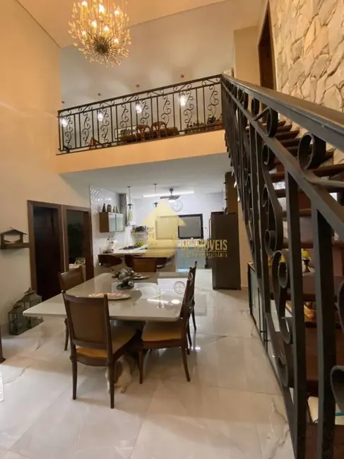 Foto 1 de Casa de Condomínio com 4 quartos à venda, 357m2 em Cuiaba, MT