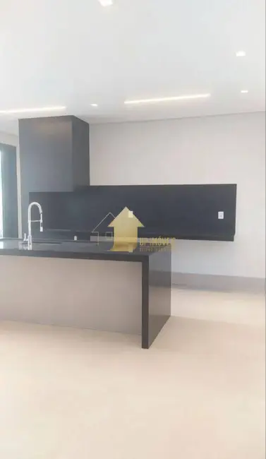 Casa de Condomínio com 3 quartos à venda, 384m2 em Jardim Itália, Cuiaba - MT - imagem 4 Foto 4 de Casa de Condomínio com 3 quartos à venda, 384m2 em Jardim Itália, Cuiaba - MT