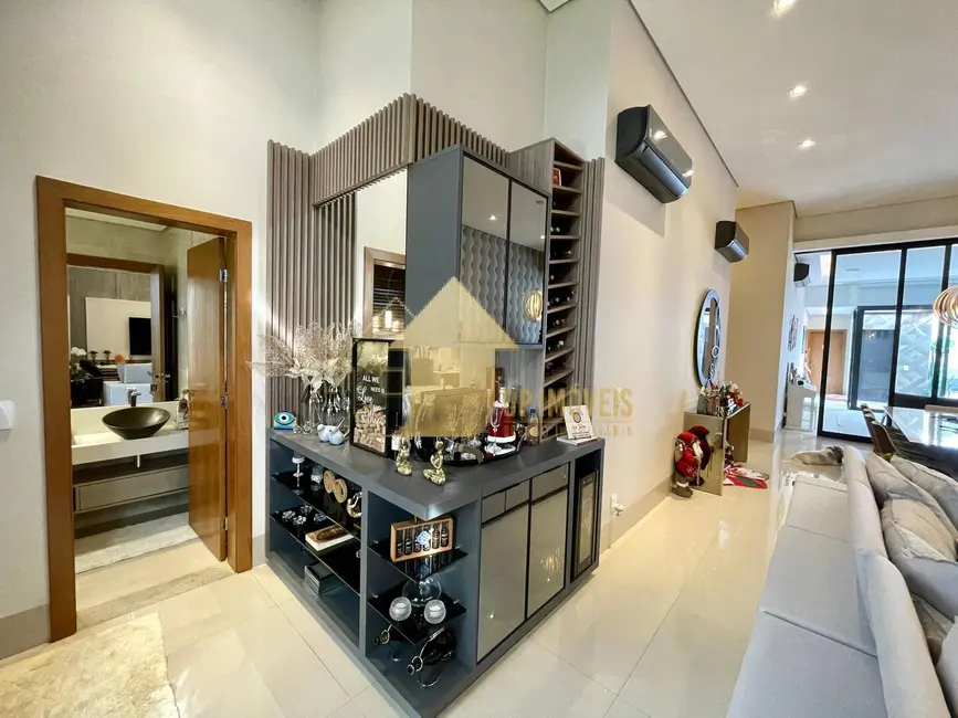 Casa com 4 quartos à venda, 270m2 em Cuiaba - MT - imagem 5 Foto 5 de Casa com 4 quartos à venda, 270m2 em Cuiaba - MT