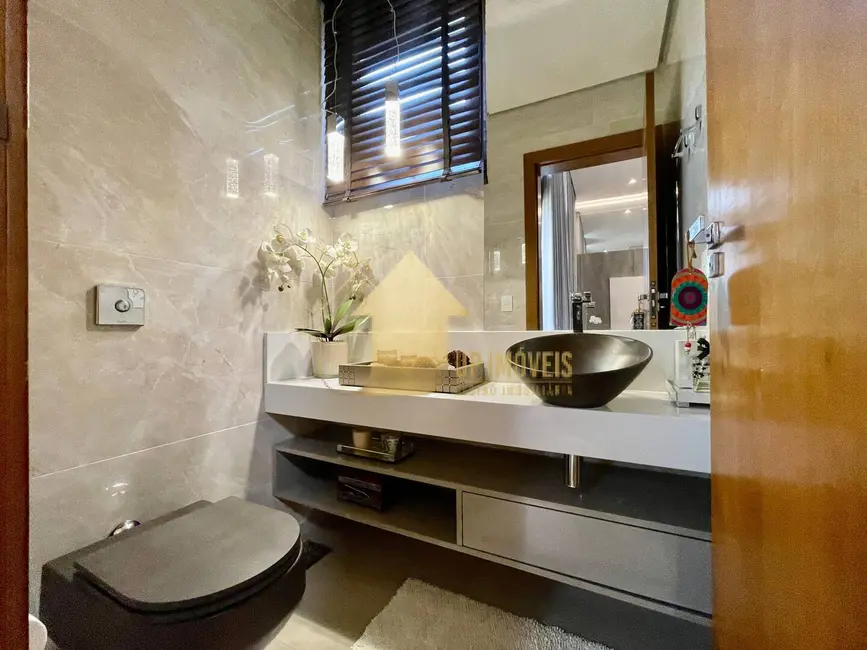 Casa com 4 quartos à venda, 270m2 em Cuiaba - MT - imagem 3 Foto 3 de Casa com 4 quartos à venda, 270m2 em Cuiaba - MT