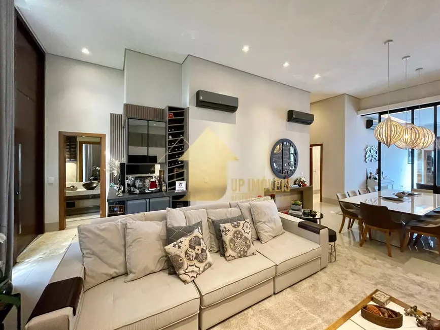 Casa com 4 quartos à venda, 270m2 em Cuiaba - MT - imagem 6 Foto 6 de Casa com 4 quartos à venda, 270m2 em Cuiaba - MT