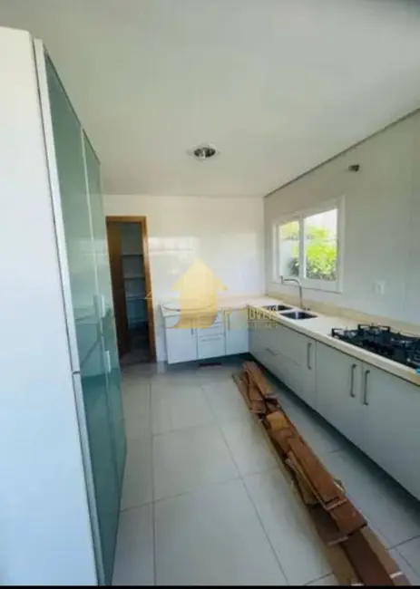 Foto 2 de Casa de Condomínio com 4 quartos à venda, 300m2 em Jardim Itália, Cuiaba - MT