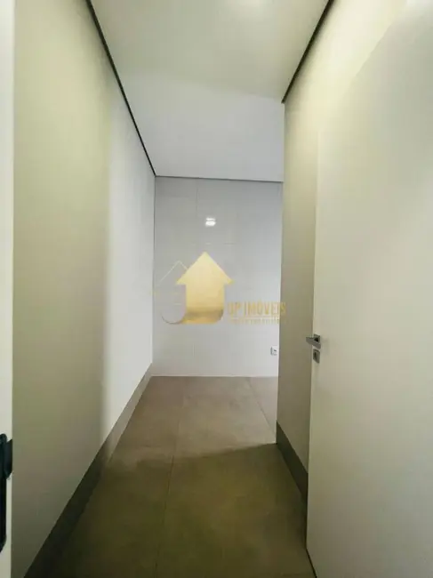 Foto 8 de Casa com 3 quartos à venda, 241m2 em Cuiaba - MT