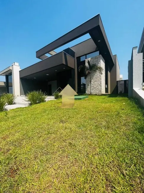 Foto 1 de Casa com 3 quartos à venda, 241m2 em Cuiaba - MT