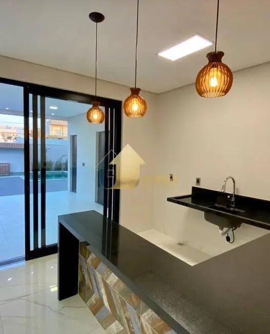 Sobrado com 4 quartos à venda, 222m2 em Cuiaba - MT - imagem 2 Foto 2 de Sobrado com 4 quartos à venda, 222m2 em Cuiaba - MT