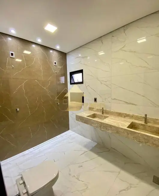 Sobrado com 4 quartos à venda, 222m2 em Cuiaba - MT - imagem 9 Foto 9 de Sobrado com 4 quartos à venda, 222m2 em Cuiaba - MT