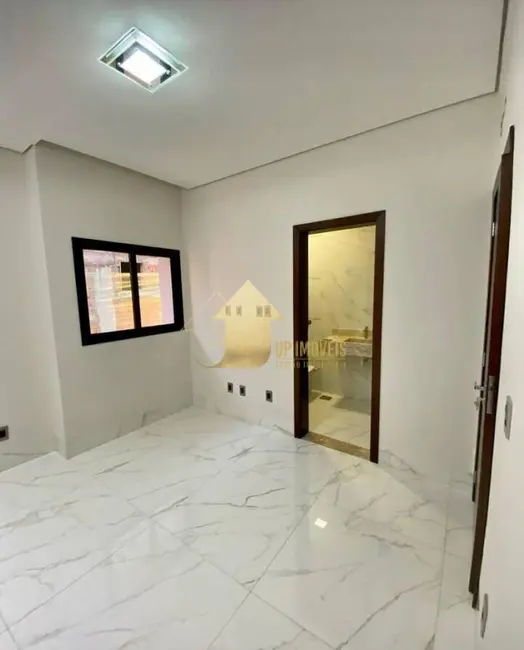 Sobrado com 4 quartos à venda, 222m2 em Cuiaba - MT - imagem 8 Foto 8 de Sobrado com 4 quartos à venda, 222m2 em Cuiaba - MT