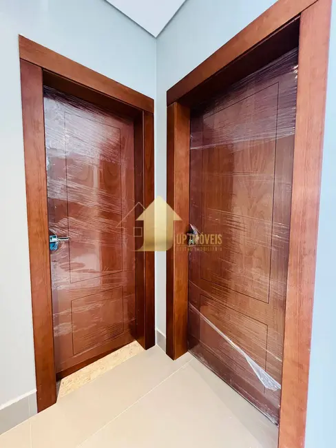 Sobrado com 3 quartos à venda, 456m2 em Cuiaba - MT - imagem 8 Foto 8 de Sobrado com 3 quartos à venda, 456m2 em Cuiaba - MT