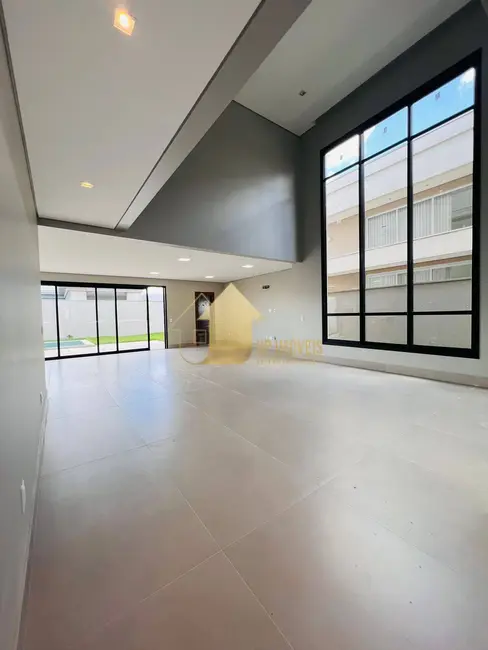 Foto 2 de Sobrado com 3 quartos à venda, 456m2 em Cuiaba - MT