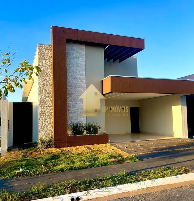 Casa com 3 quartos à venda, 152m2 em Cuiaba - MT - imagem 1 Foto 1 de Casa com 3 quartos à venda, 152m2 em Cuiaba - MT