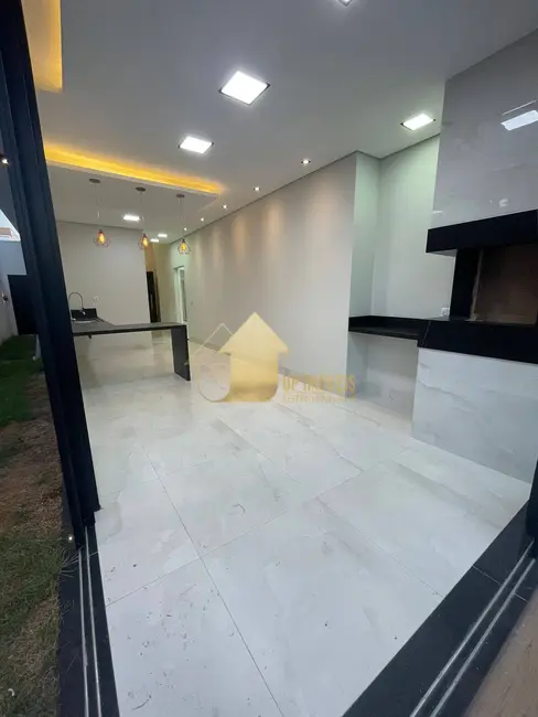 Casa com 3 quartos à venda, 152m2 em Cuiaba - MT - imagem 2 Foto 2 de Casa com 3 quartos à venda, 152m2 em Cuiaba - MT