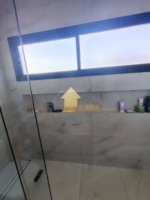 Sobrado com 3 quartos à venda, 200m2 em Cuiaba - MT - imagem 4 Foto 4 de Sobrado com 3 quartos à venda, 200m2 em Cuiaba - MT