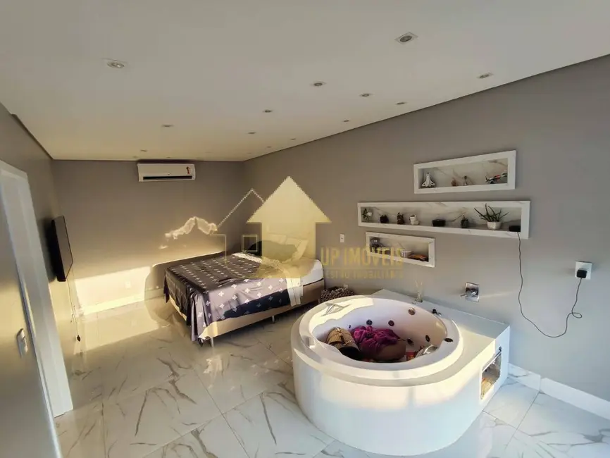 Sobrado com 3 quartos à venda, 200m2 em Cuiaba - MT - imagem 7 Foto 7 de Sobrado com 3 quartos à venda, 200m2 em Cuiaba - MT
