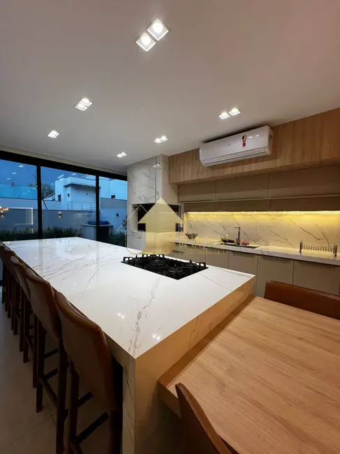 Foto 3 de Casa de Condomínio com 3 quartos à venda, 317m2 em Condomínio Belvedere, Cuiaba - MT