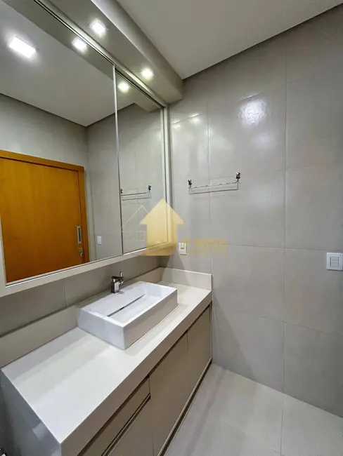 Foto 7 de Casa com 3 quartos à venda, 243m2 em Condomínio Residencial Florais dos Lagos, Cuiaba - MT