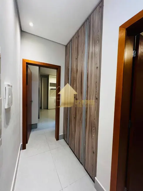 Casa com 3 quartos à venda, 250m2 em Condomínio Residencial Florais dos Lagos, Cuiaba - MT - imagem 5 Foto 5 de Casa com 3 quartos à venda, 250m2 em Condomínio Residencial Florais dos Lagos, Cuiaba - MT