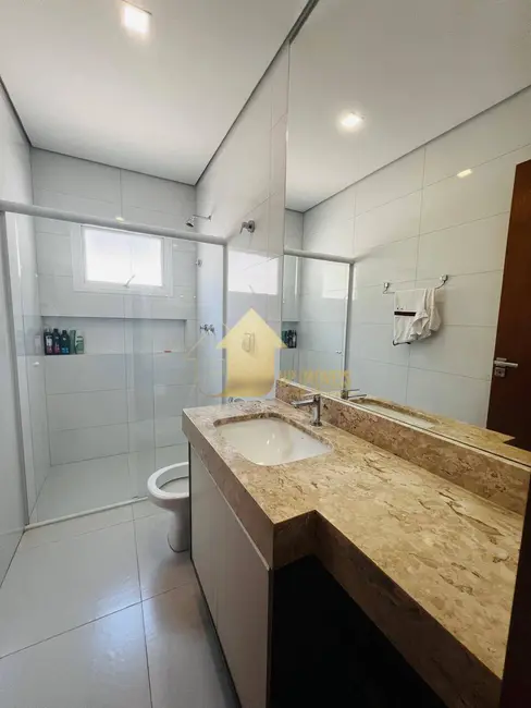Casa com 3 quartos à venda, 250m2 em Condomínio Residencial Florais dos Lagos, Cuiaba - MT - imagem 9 Foto 9 de Casa com 3 quartos à venda, 250m2 em Condomínio Residencial Florais dos Lagos, Cuiaba - MT
