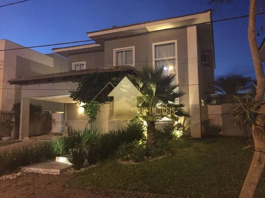 Foto 1 de Casa de Condomínio com 4 quartos à venda, 400m2 em Jardim Itália, Cuiaba - MT