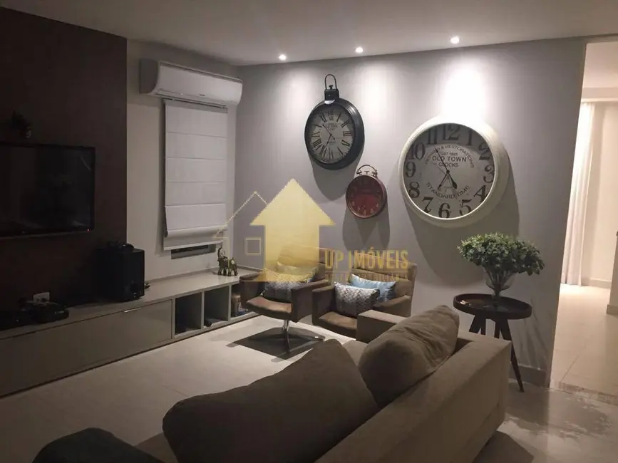 Casa de Condomínio com 4 quartos à venda, 400m2 em Jardim Itália, Cuiaba - MT - imagem 9 Foto 9 de Casa de Condomínio com 4 quartos à venda, 400m2 em Jardim Itália, Cuiaba - MT