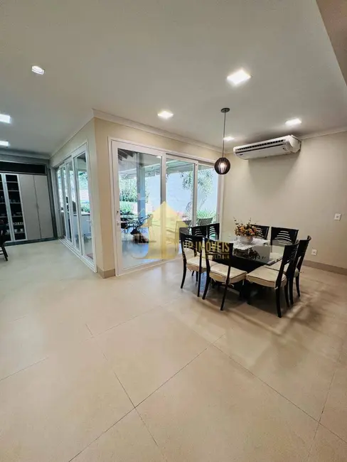 Sobrado com 5 quartos à venda, 313m2 em Condomínio Belvedere, Cuiaba - MT - imagem 6 Foto 6 de Sobrado com 5 quartos à venda, 313m2 em Condomínio Belvedere, Cuiaba - MT