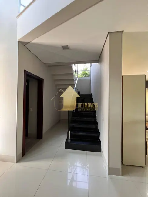 Foto 6 de Casa de Condomínio com 4 quartos à venda, 450m2 em Jardim Itália, Cuiaba - MT