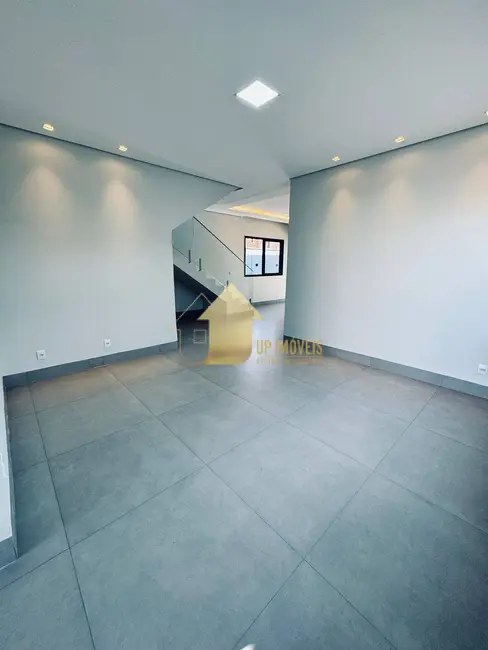 Foto 2 de Casa de Condomínio com 3 quartos à venda, 324m2 em Condomínio Belvedere, Cuiaba - MT