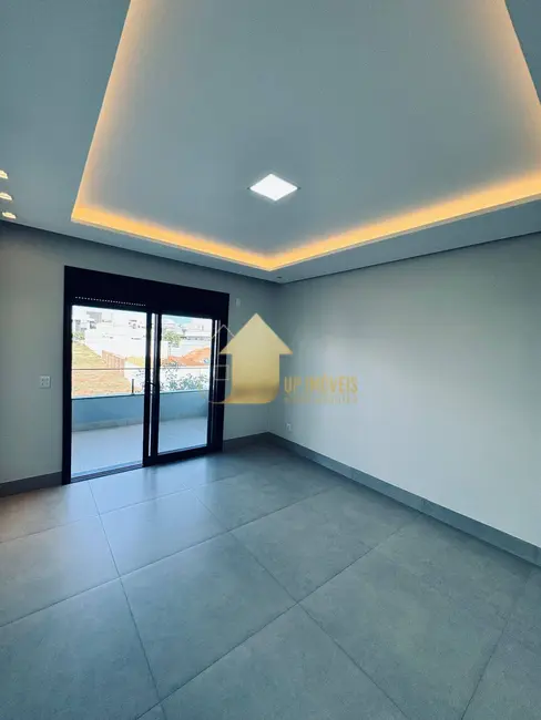 Foto 3 de Casa de Condomínio com 3 quartos à venda, 324m2 em Condomínio Belvedere, Cuiaba - MT