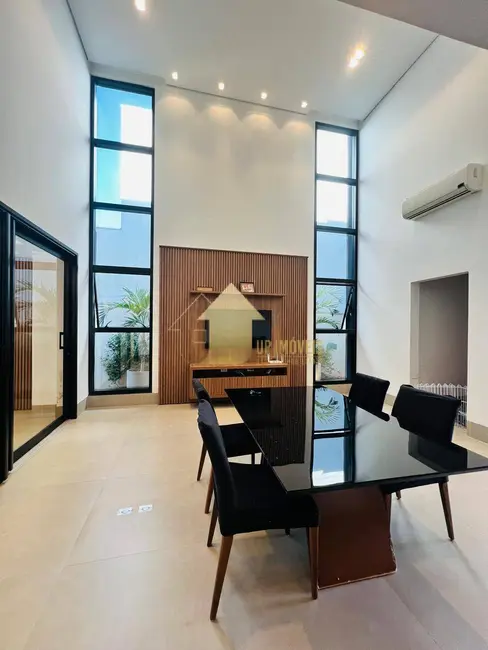 Casa com 4 quartos à venda, 375m2 em Jardim Imperial, Cuiaba - MT - imagem 2 Foto 2 de Casa com 4 quartos à venda, 375m2 em Jardim Imperial, Cuiaba - MT