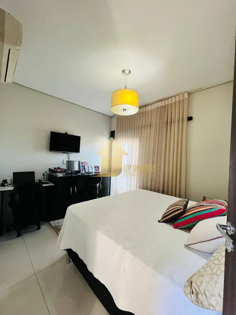 Casa com 3 quartos à venda, 381m2 em Jardim Imperial, Cuiaba - MT - imagem 5 Foto 5 de Casa com 3 quartos à venda, 381m2 em Jardim Imperial, Cuiaba - MT